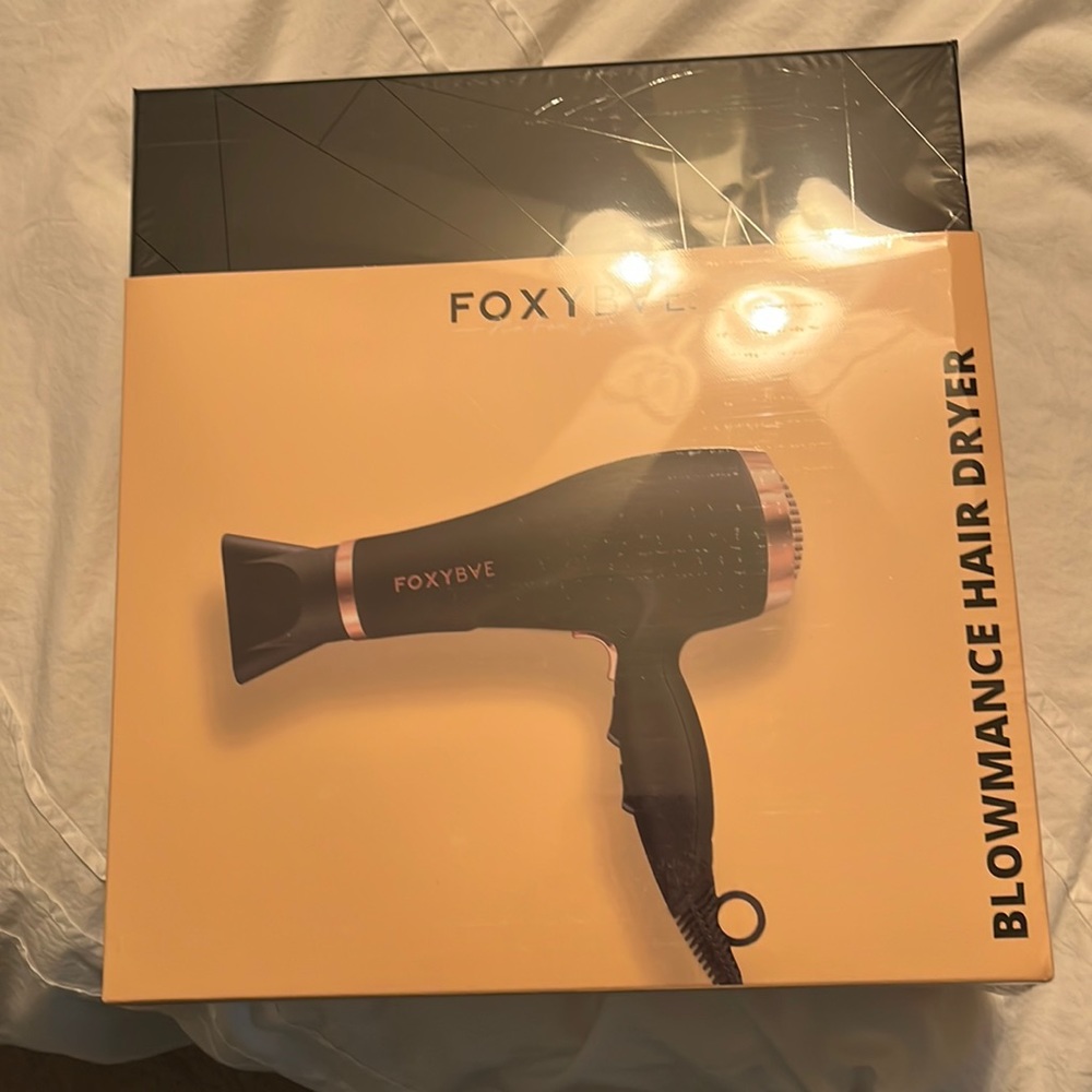 Foxybae hairdryer-never used